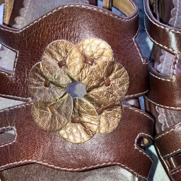 Brown and gold, leather wedge sandals - Picture 2 of 8